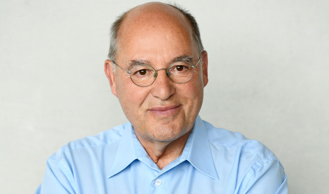 Auf eine Currywurst mit Gregor Gysi © MünchenEvent